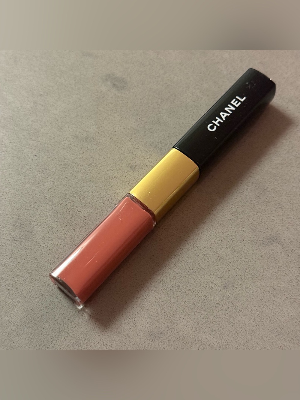 174 CHANEL LE ROUGE DUO ULTRA TENUE